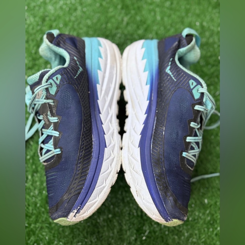 Hoka One One Women’s Bondi 5 Navy and Teal Athletic Shoes
Size 10